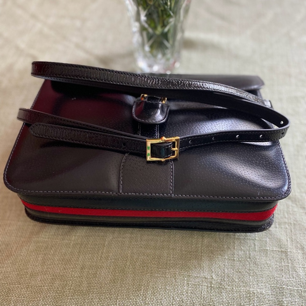Gucci Sherry Line Black Crossbody Bag with Gold Clasp - Picture 16 of 16